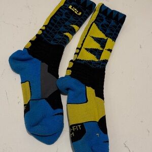 Nike Hyper Elite basketball socks with a blue and yellow pattern. RARE KD
